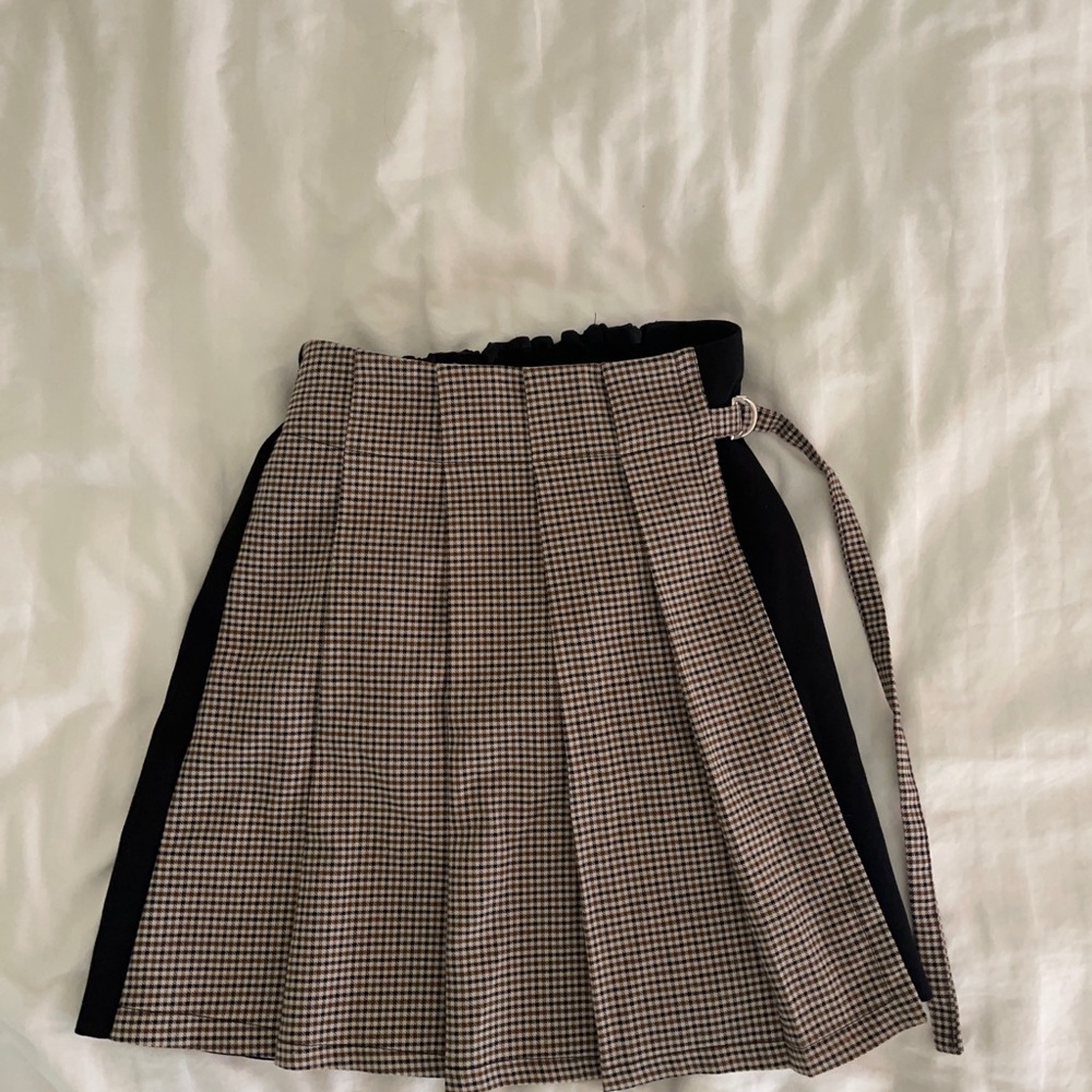 Korean Split Pattern Pleated Mini Skirt - image 2